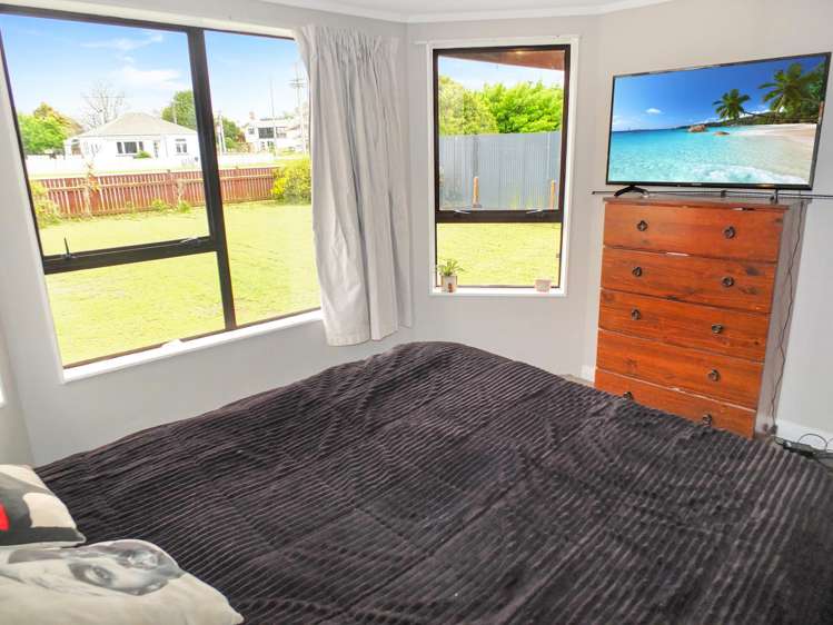 8 Russell Street Foxton_16