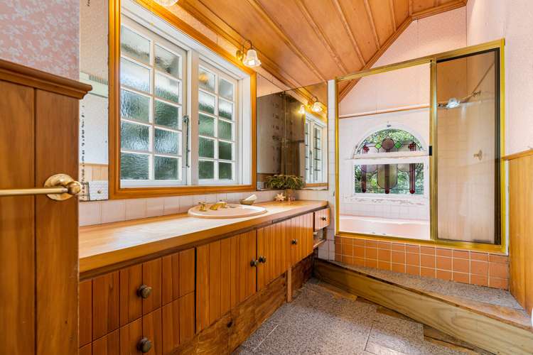 126 Vauxhall Road Narrow Neck_14