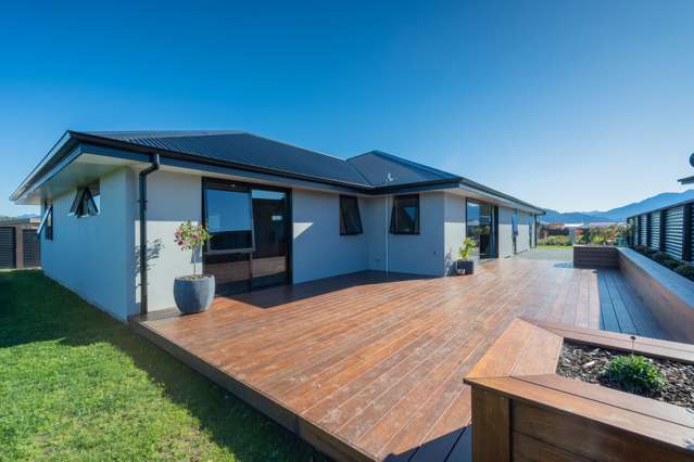 Sunny & Spacious Family Nest!