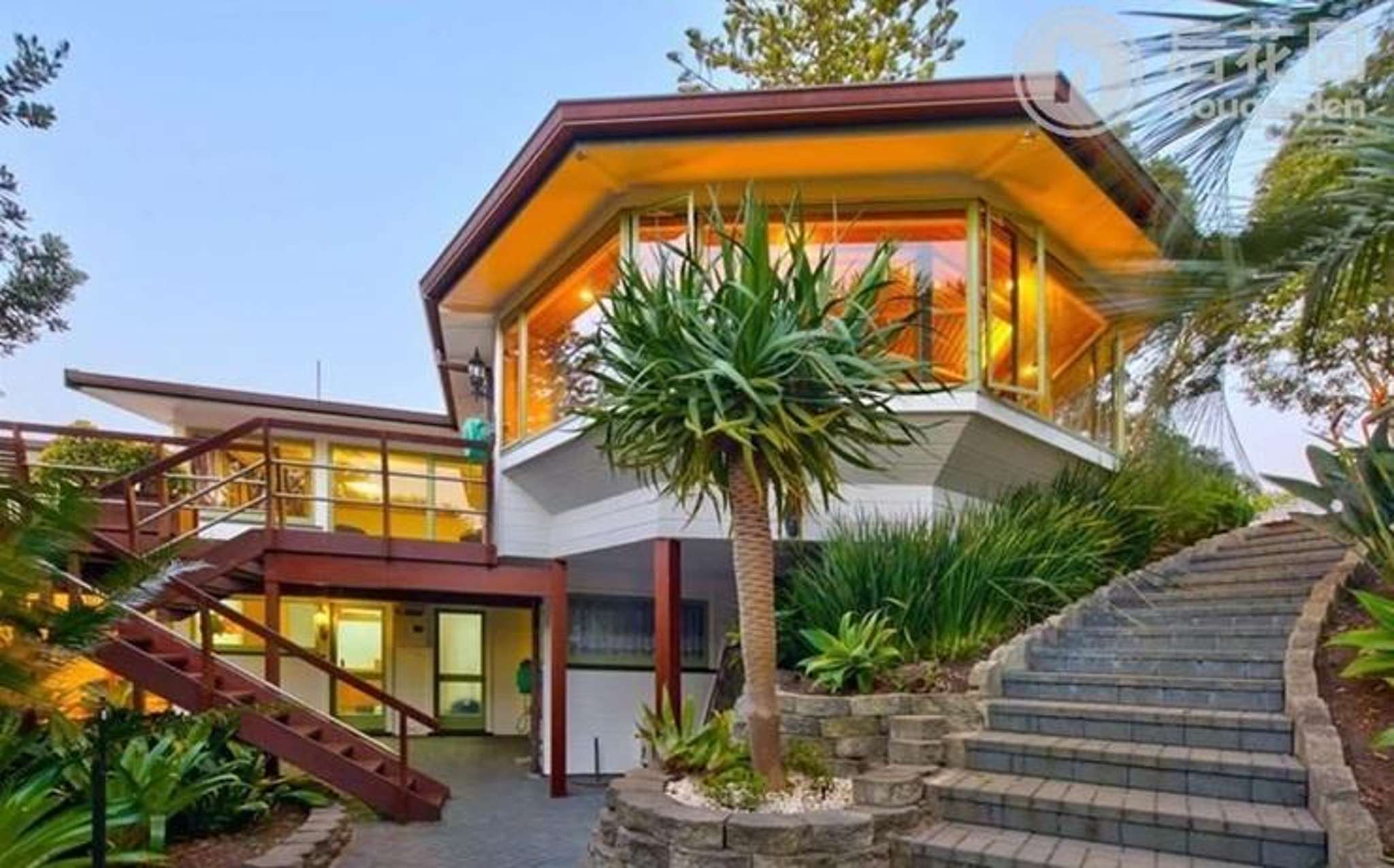 Expats pay $10.2m for rare coastal estate after month-long negotiation with overseas owners