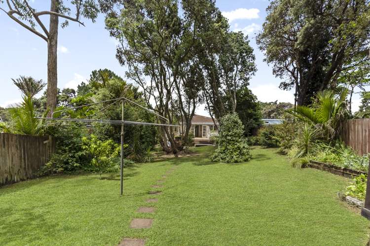 667 Huia Road Parau_28