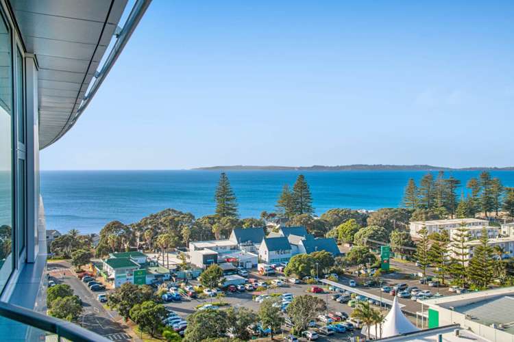 1111/11 Tamariki Avenue Orewa_16