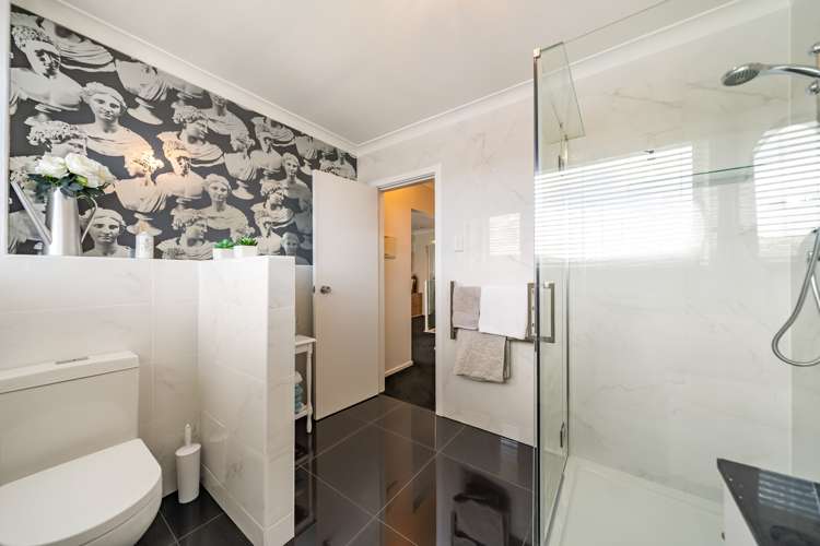 90 Dowse Drive Maungaraki_24