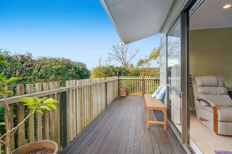 39 Doyly Drive Stanmore Bay_13