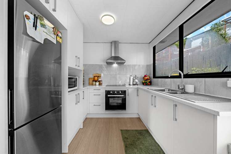 1/233 Glengarry Road Glen Eden_15