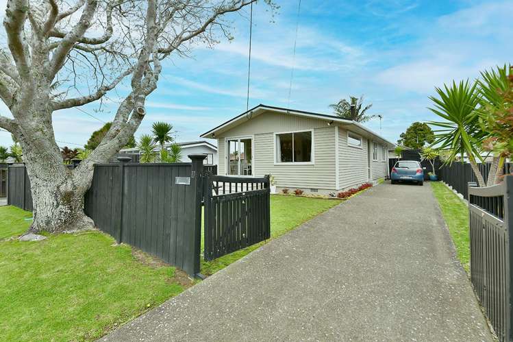 27 Doment Crescent Orewa_0