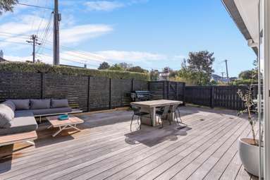 27a Castledine Cres_2