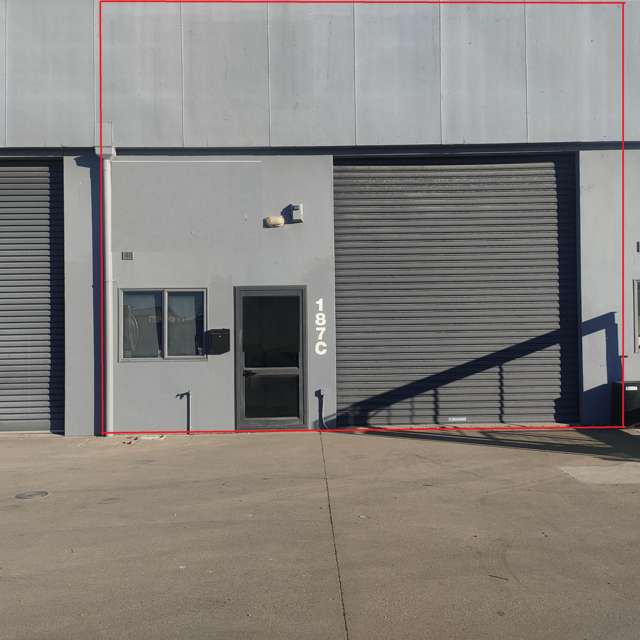 High-Profile Warehouse with Office