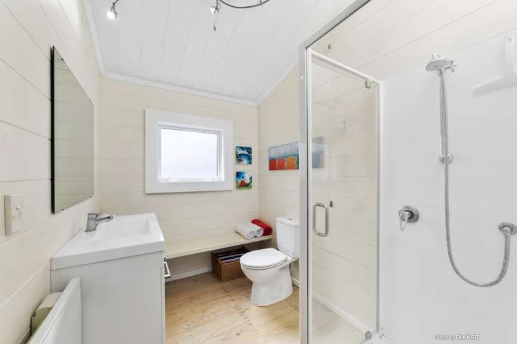 13 Broomhill Road Highbury_10