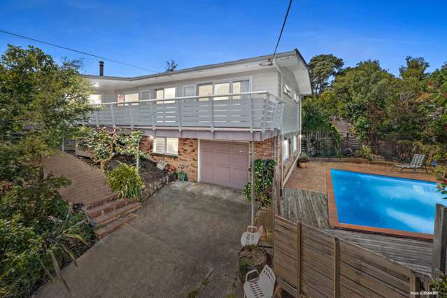 16 Derwent Crescent Titirangi_2