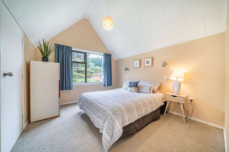 1 Garth Lane Maoribank_16