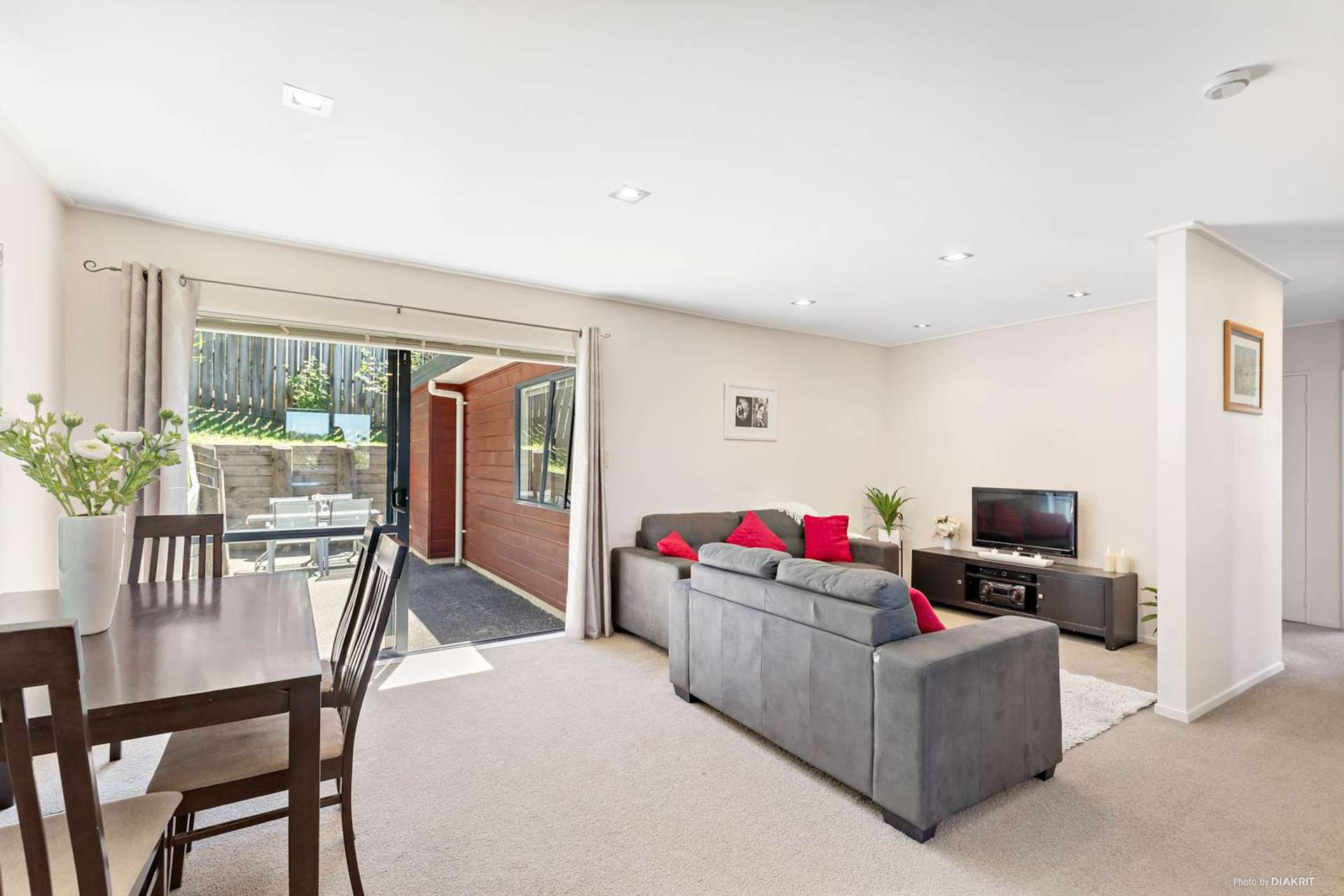 2/75d Target Road Totara Vale_0