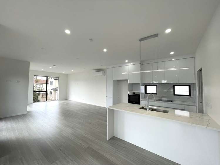 255 Hill Road The Gardens_2