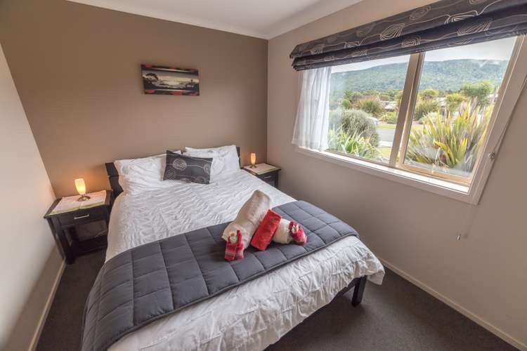 16 Motu-Au Close Manapouri_11