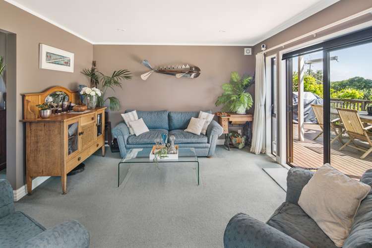 21 Signallers Grove Strathmore Park_8