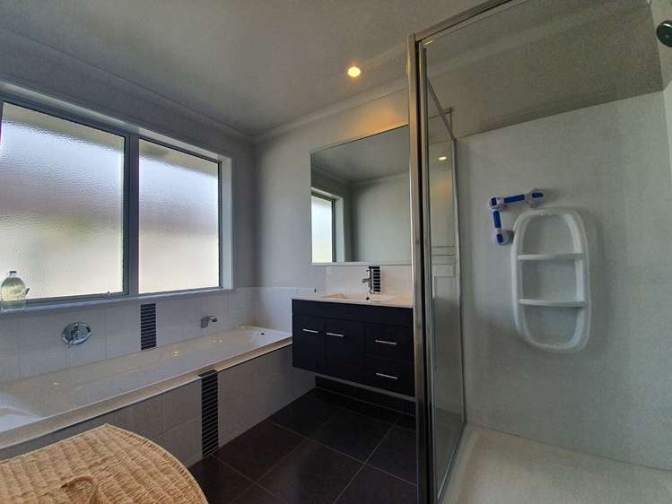 61 Sunningdale Street Wattle Downs_9