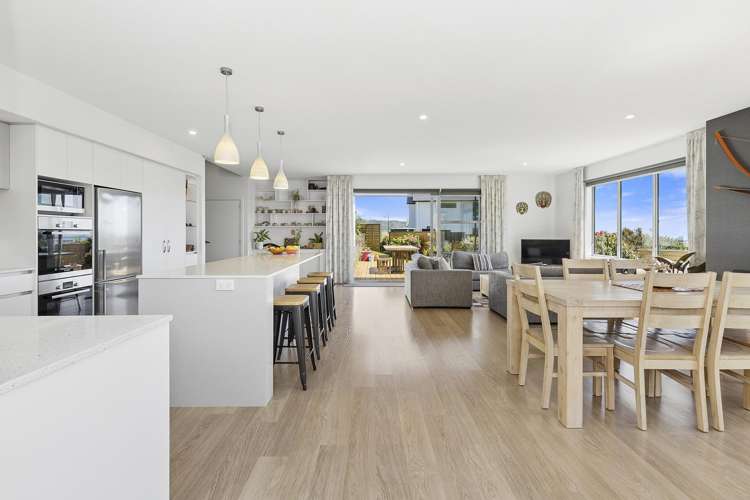 1 Manapouri Lane Aotea_10