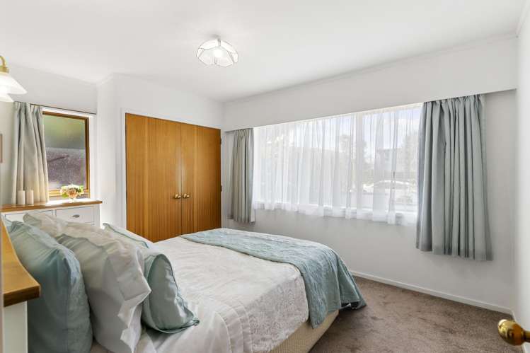 8 Helvetia Drive Browns Bay_16