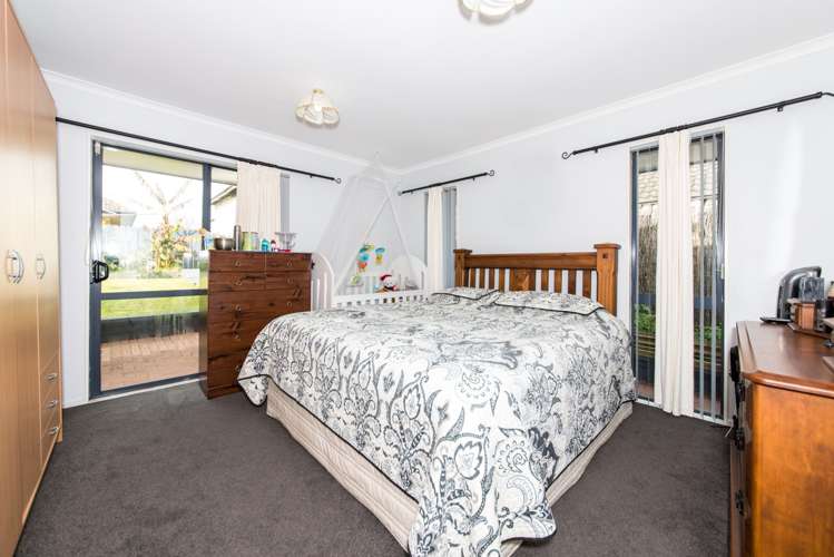 4 Walter Little Way Flat Bush_12