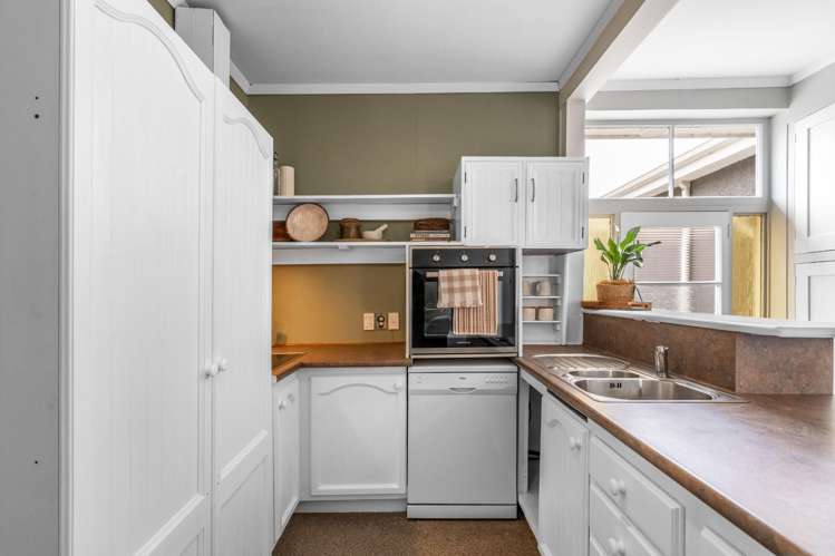 249 Pomona Street Strathern_11