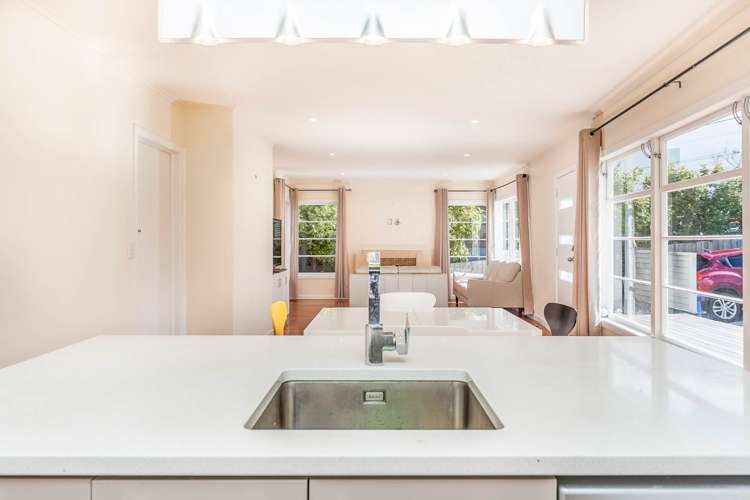 15 Williamson Avenue Belmont_6