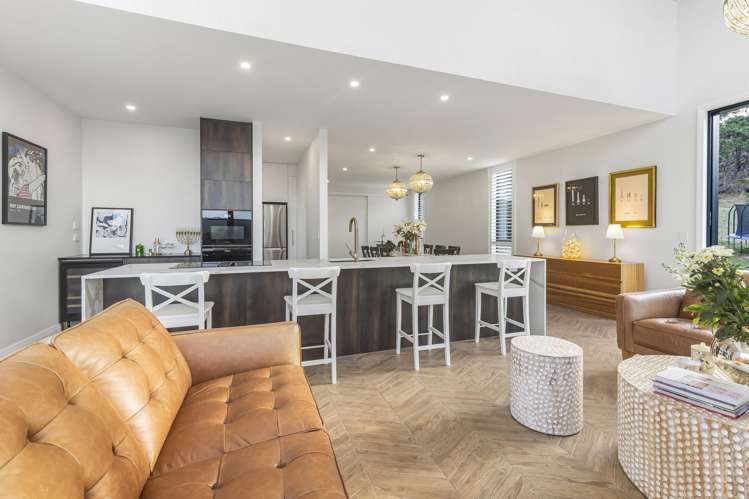 16 Long Road Waitakere_9