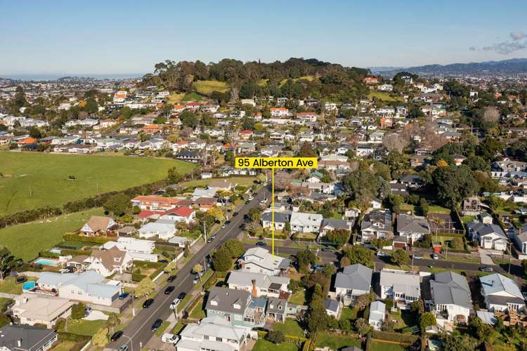 95 Alberton Avenue Mount Albert_24