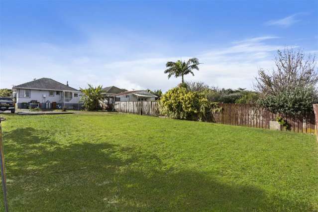 8 Strid Road Te Atatu South_1