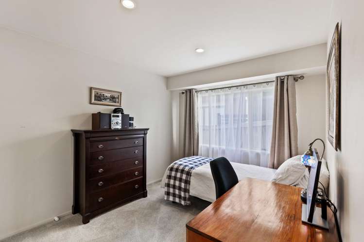 8 Toledo Avenue Henderson Heights_26