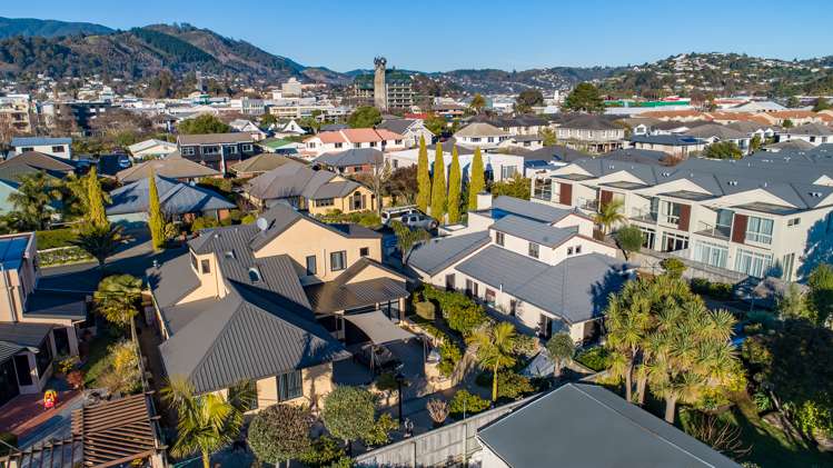 8 Di Pierri Way The Wood_23