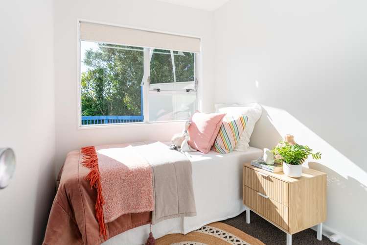 11 Selkirk Way Karori_17