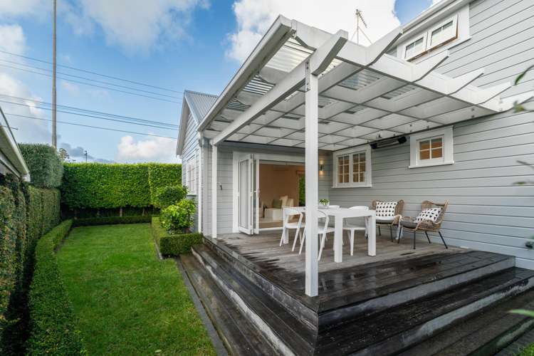 34 Beach Road Northcote Point_11