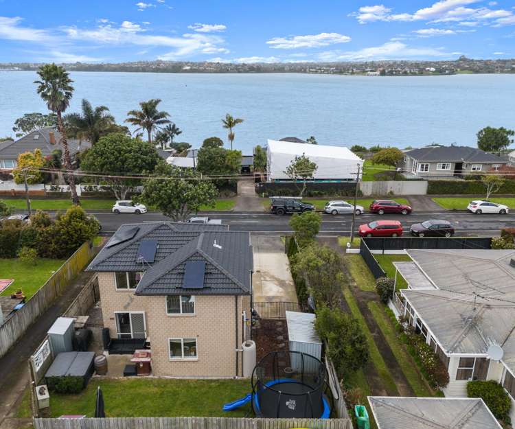 193 Riverside Avenue Point England_16