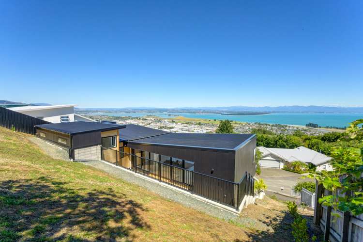 24 Commodore Place Britannia Heights_16