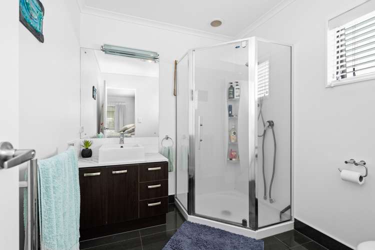 8 Stace Hopper Drive One Tree Point_12