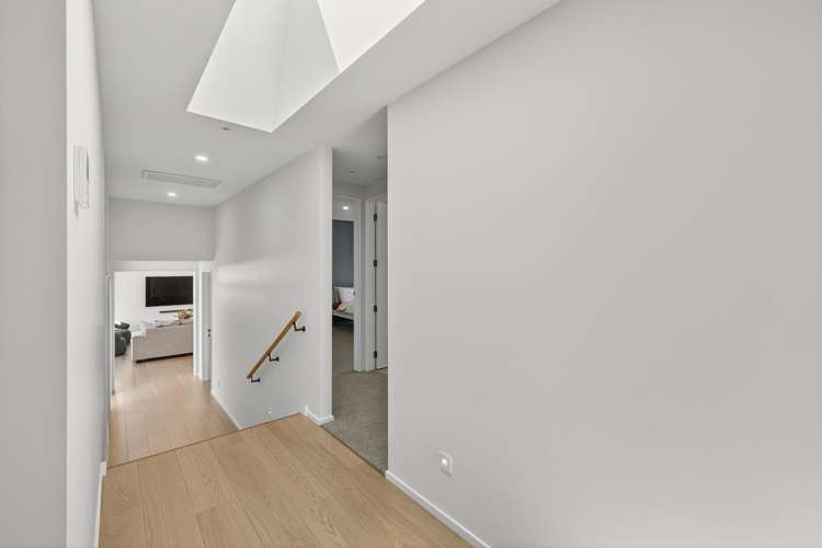 6 Round Hill Rise Cracroft_19