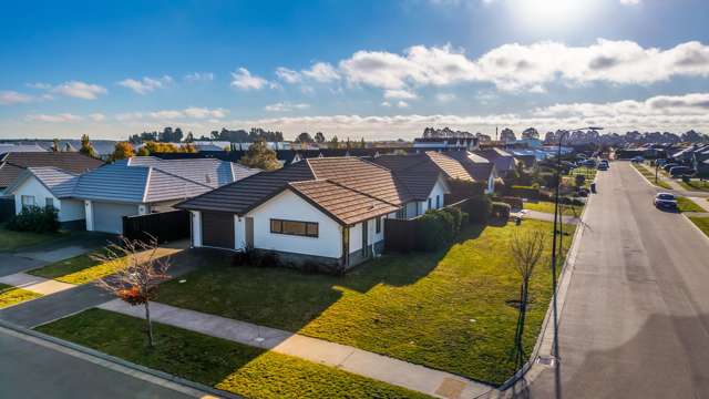 Sleek, Modern, and Move-In Ready!