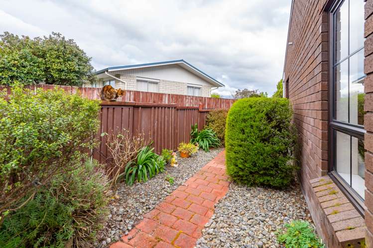 12a Skipage Grove Featherston_18