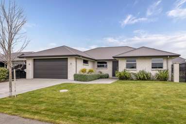 38 Charlesworth Drive_1