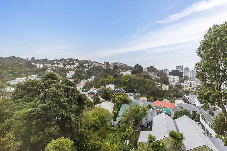 2d/20 Maarama Crescent Aro Valley_8