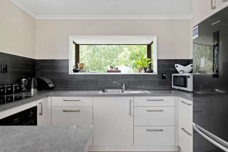 2/10 Chisnall Street Stoke_9