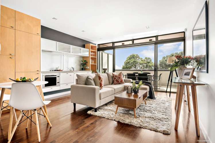 2/6 Beach Front Lane Browns Bay_5