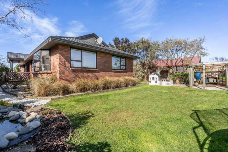 700 Queens Drive Waikiwi_18