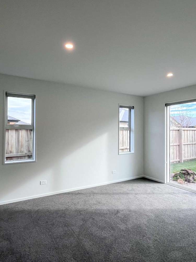 22 Accadia Drive 11103_8