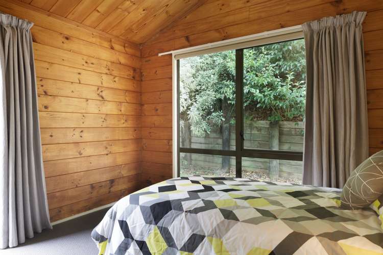 37c Ocean Road Surfdale_17