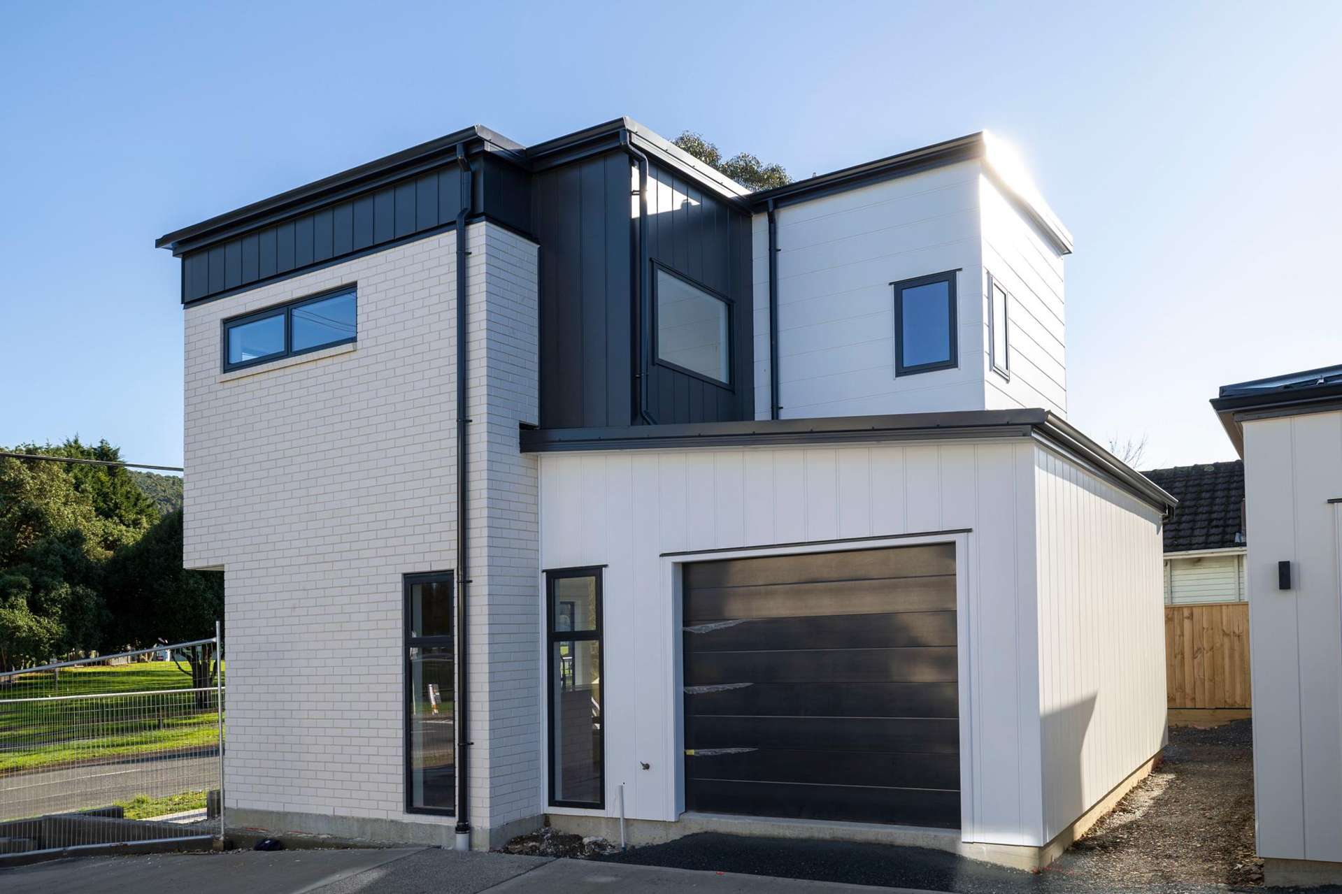 994-996 Taita Drive Taitā_0