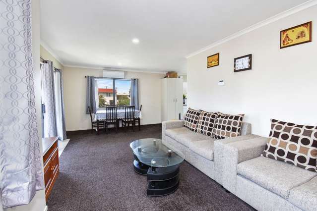 8b White Road Manurewa_4