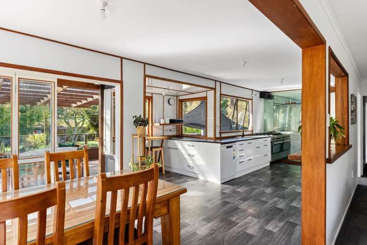 212 Valley Road_1