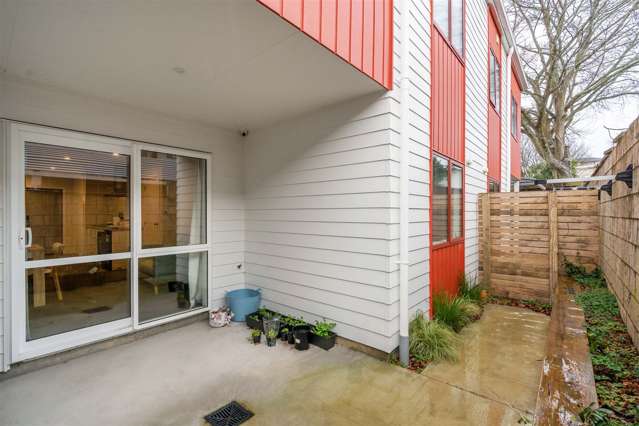 5/4 Hammond Street Hamilton Central_3