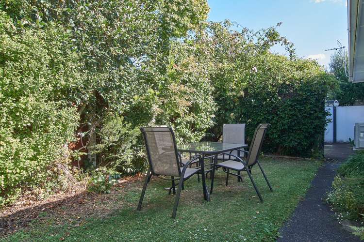 3/98 Office Road Merivale_13